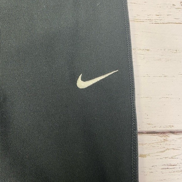 Nike Cropped Dri-Fit Capri Leggings - Picture 2 of 14